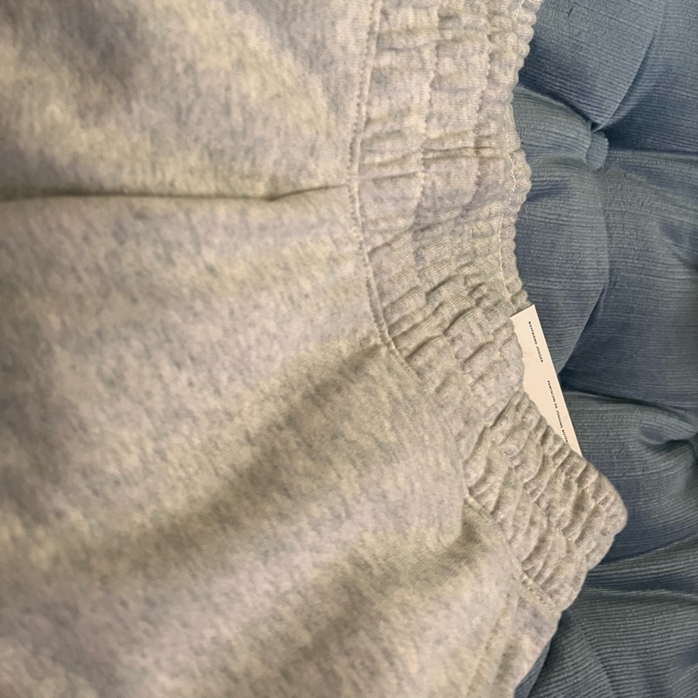Womens brand-new boyfriend joggers American Eagle still with tags sized medium